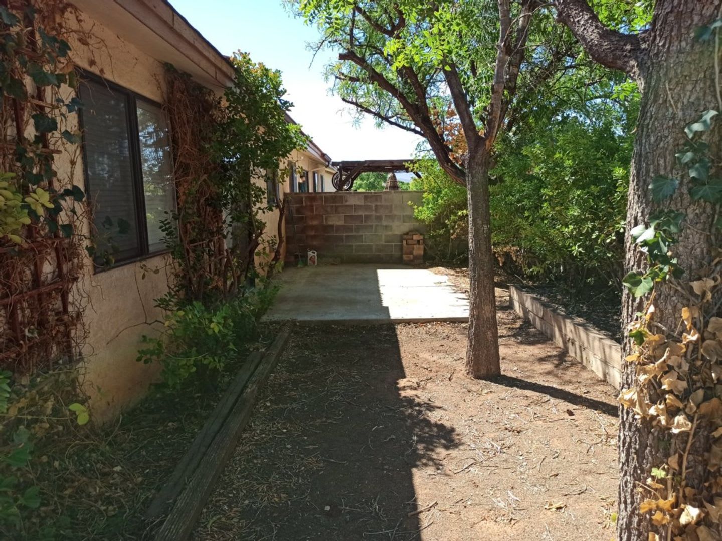 Townhome in the Spanish Palms – photo 1
