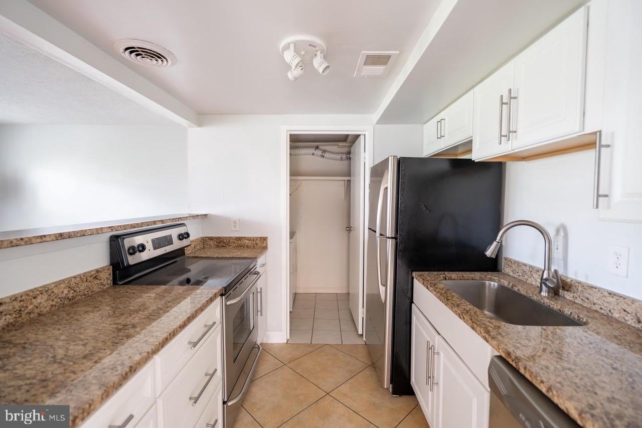9570 HAGEL Circle – photo 2