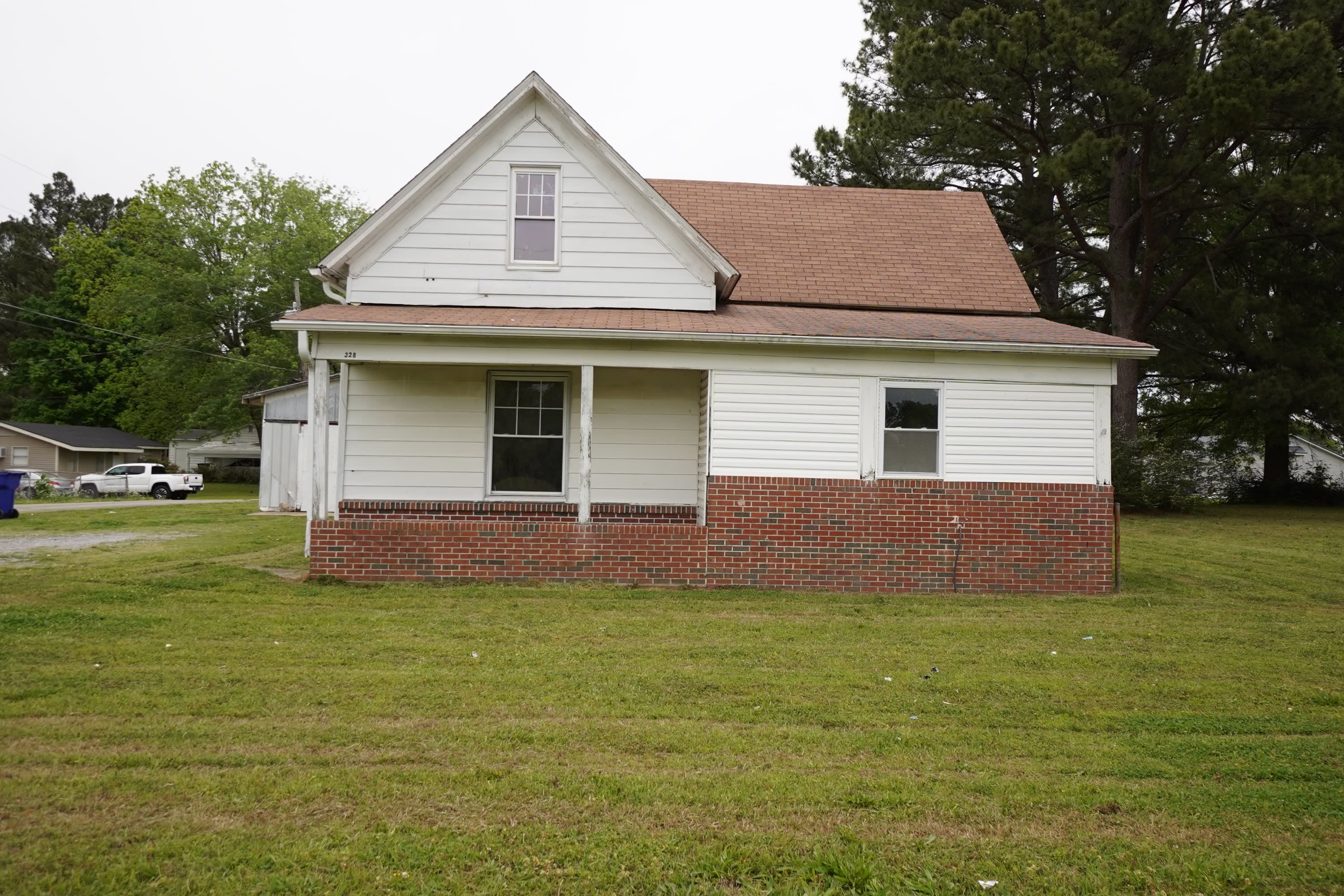 328 w Main St – photo 1