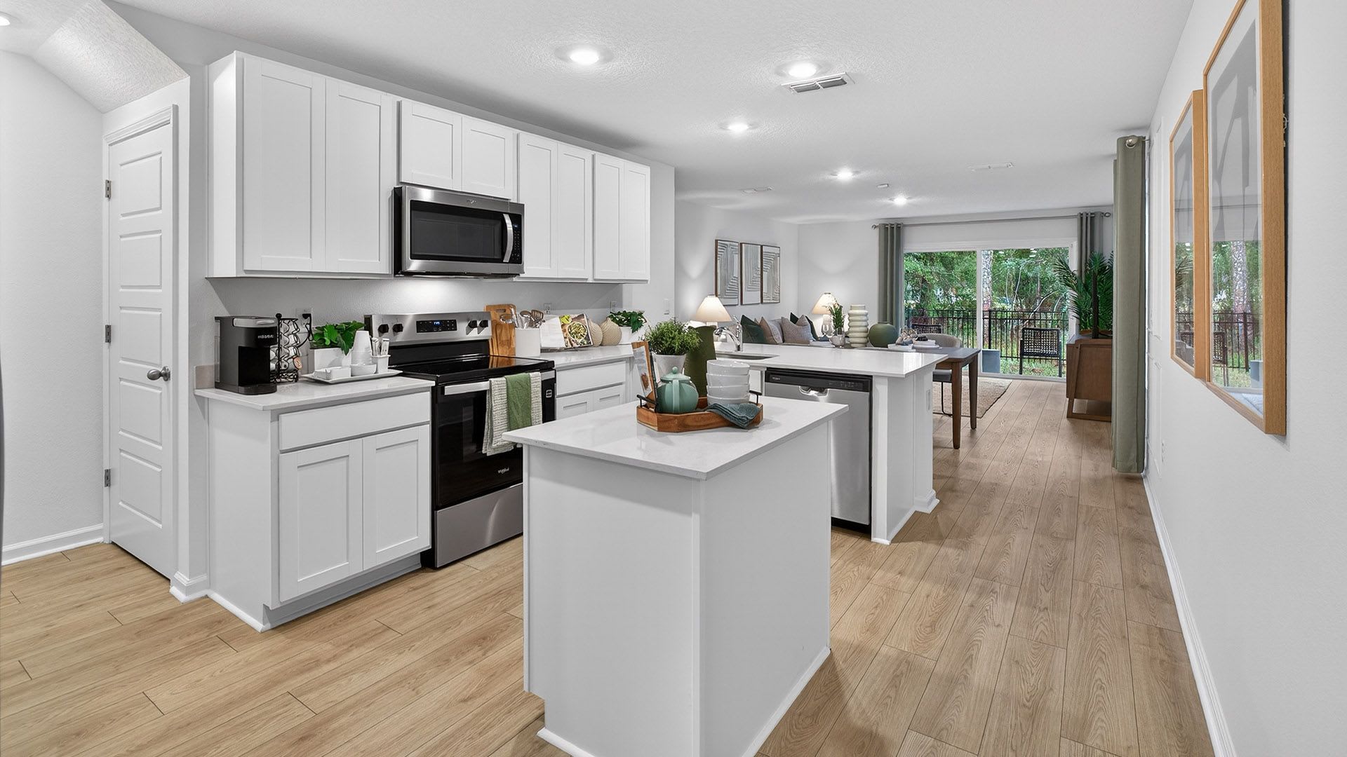 New Large Villa Construction Advertised Rent Reflects 18 Month Lease On This 3 2 5 1 12 Month Lease Available For 50 Month Additional – photo 4