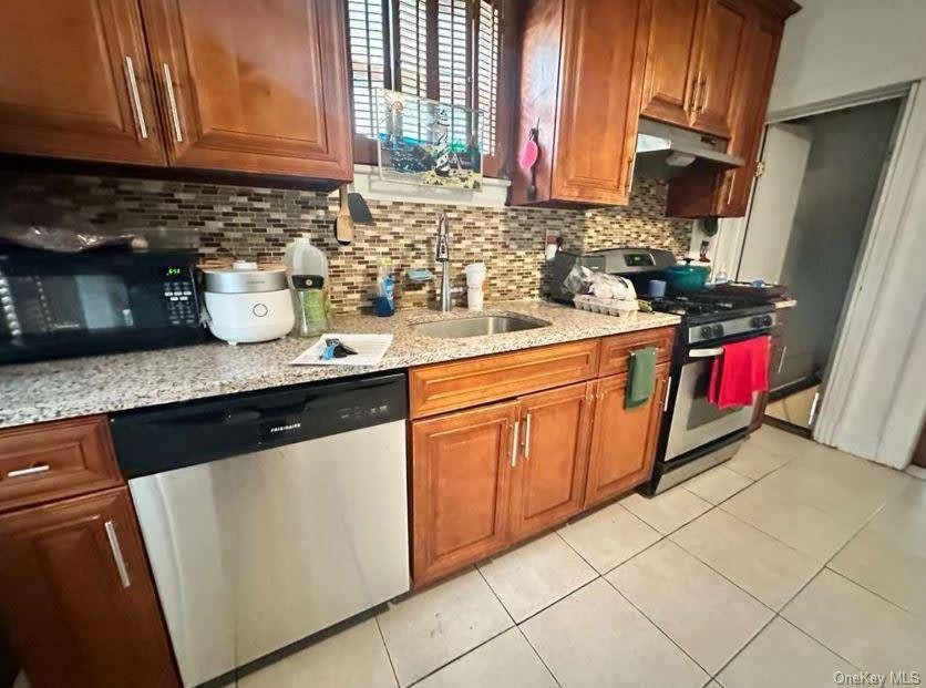 32 Herbert Avenue – photo 5