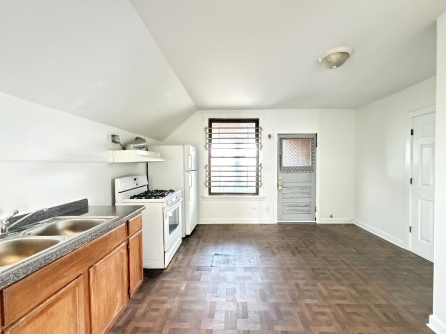 1607 McVicker – photo 4