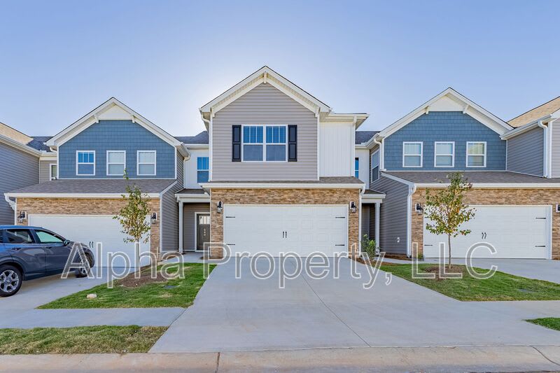 540 Yellow Fox Rd – photo 1