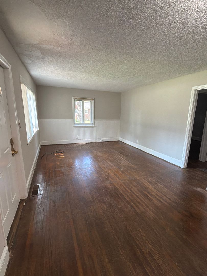 T R Lawing Realty Property – photo 2