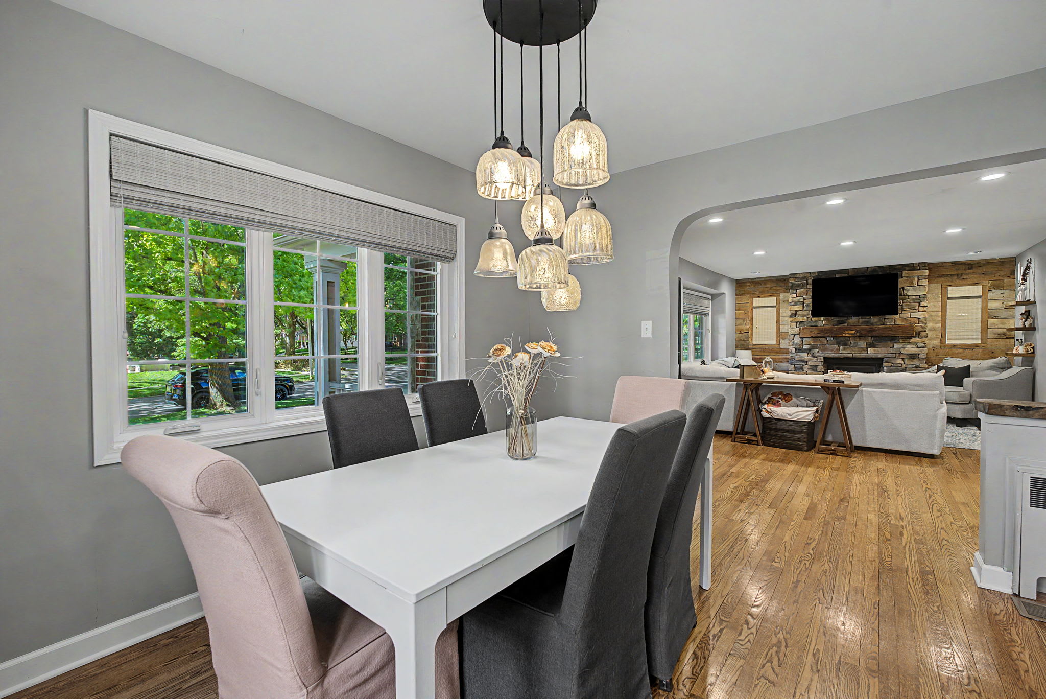 333 East Thruston Boulevard – photo 3
