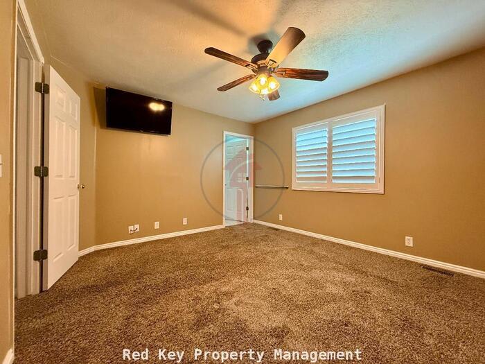 474 East 1370 North – photo 5