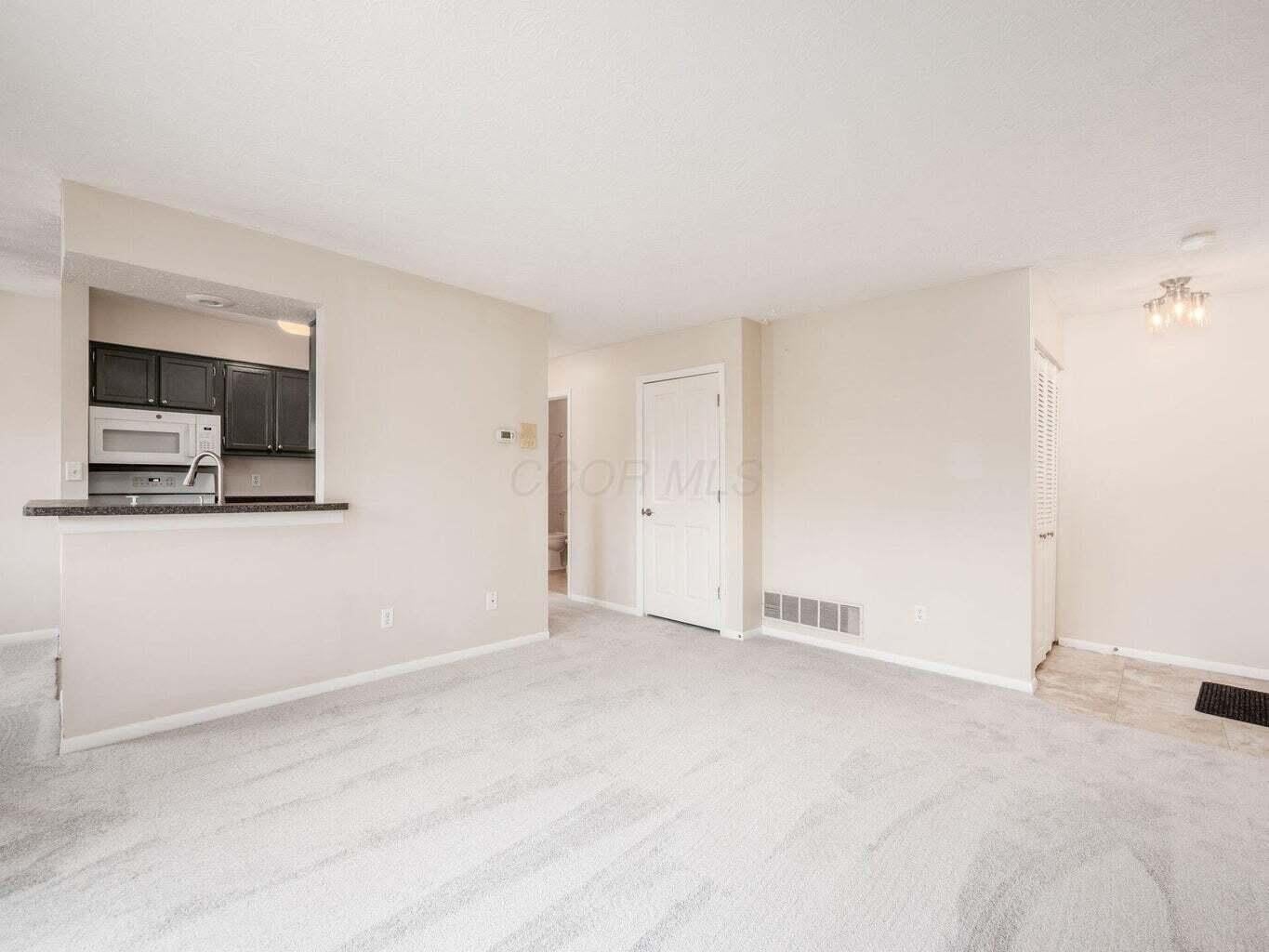 2196 Hedgerow Road – photo 4