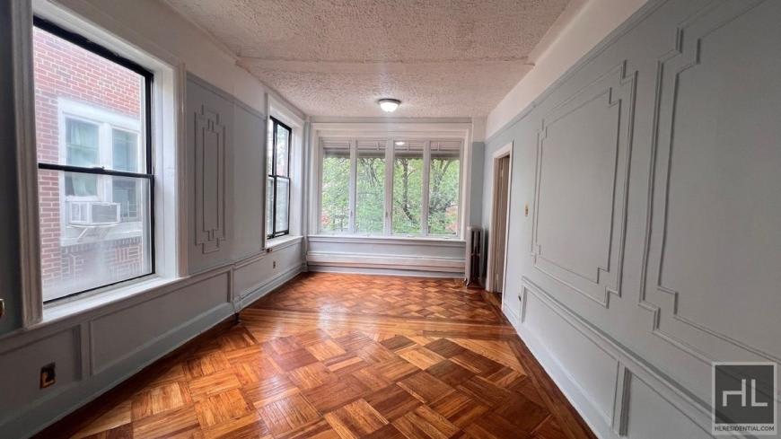 593 MILLER AVENUE – photo 2