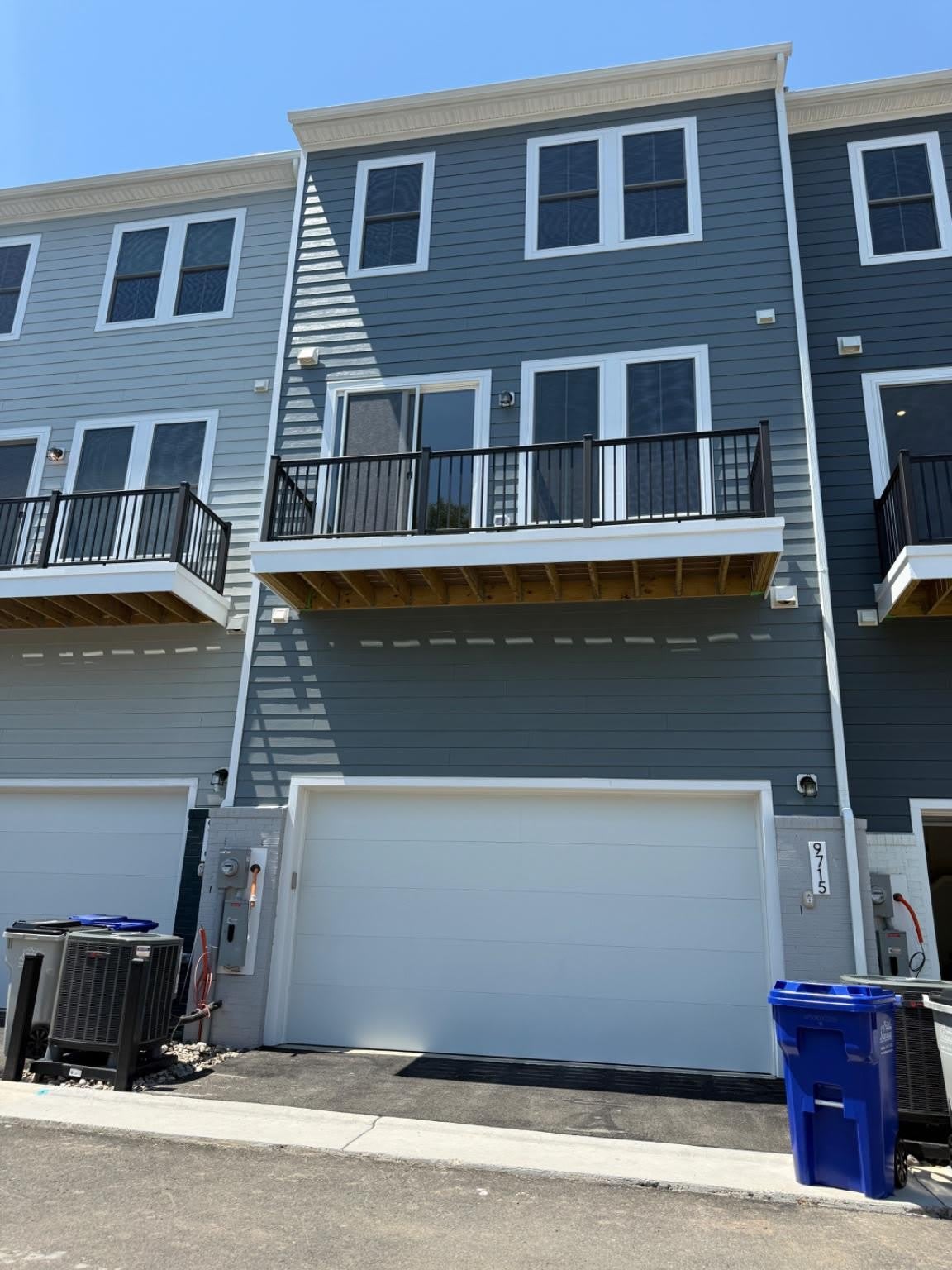 9715 GRANT Avenue – photo 2