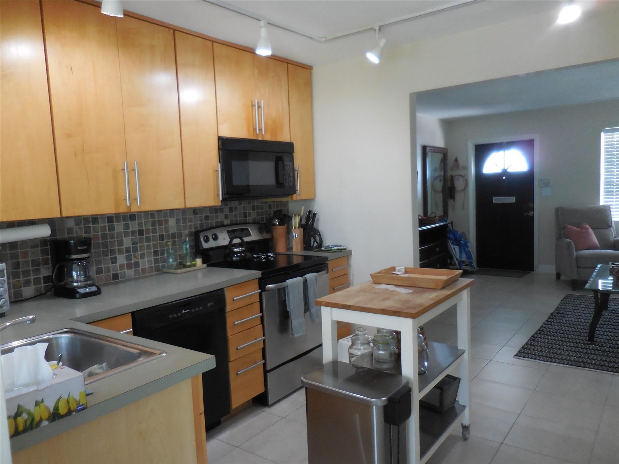 3050 NW 1st Avenue – photo 4