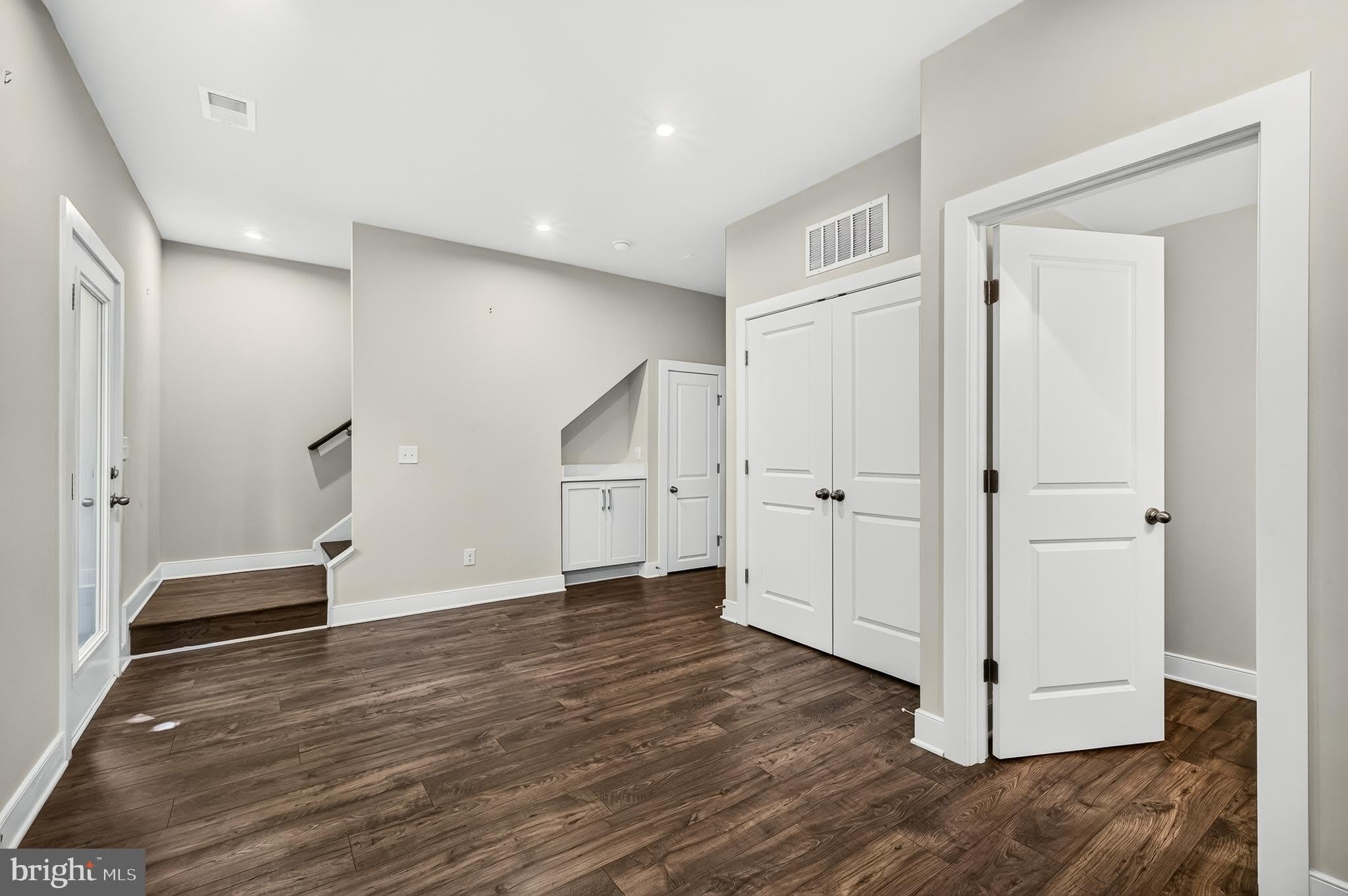 1013 S TAYLOR Court – photo 5