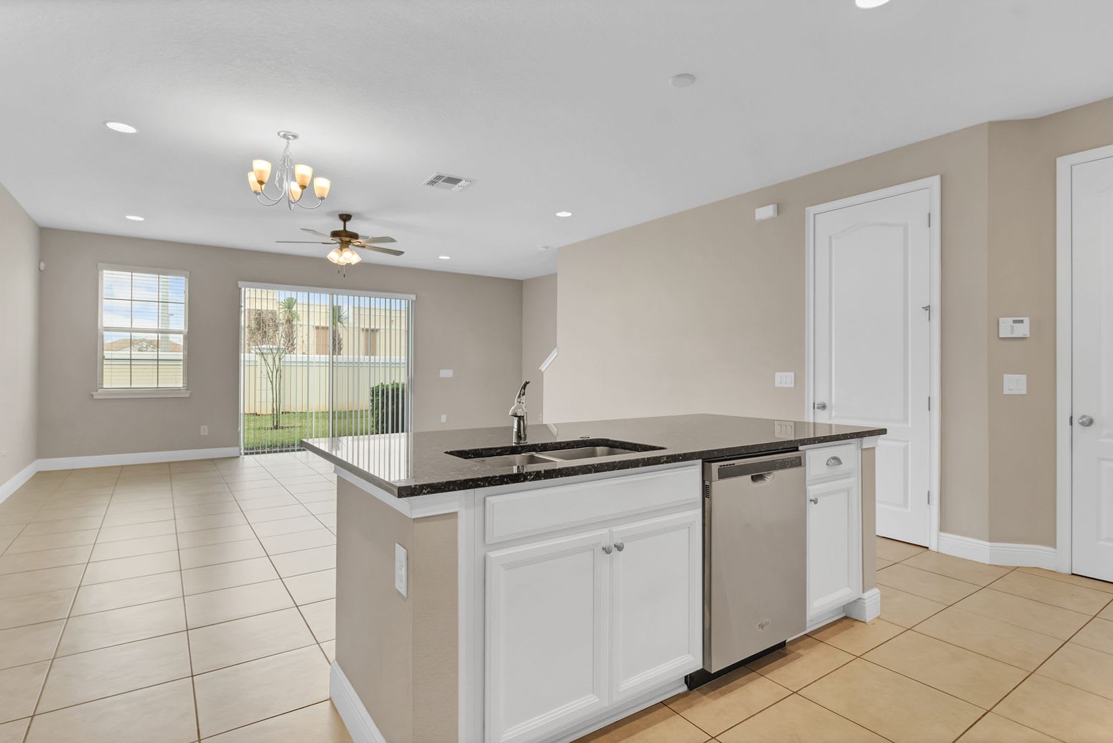 Beautiful 3 Bedroom Townhome In Gated Eagle Creek Golf Community Lake Nona – photo 5