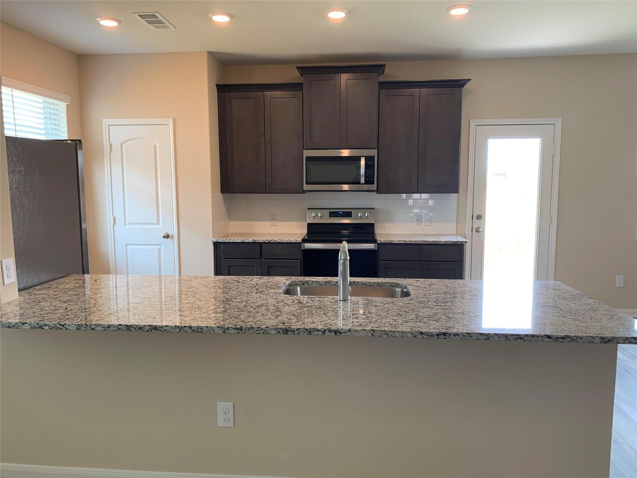 219 Golden Sands Lane – photo 2
