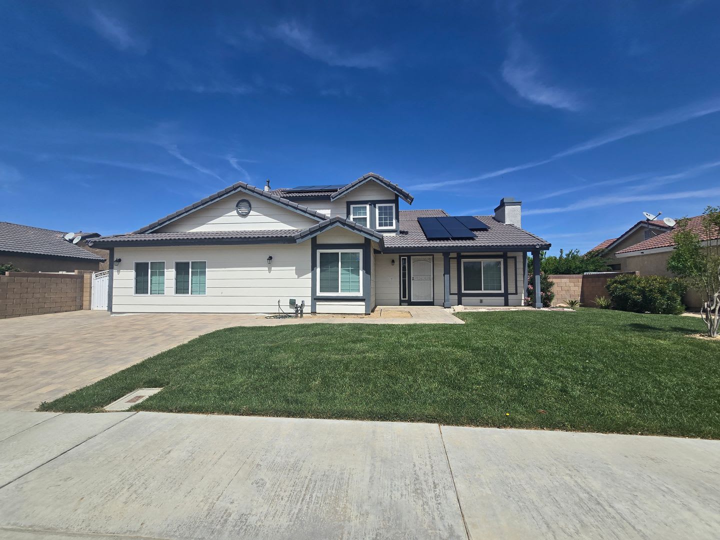 1621 W Newgrove St, Lancaster, CA 93534 – photo 1