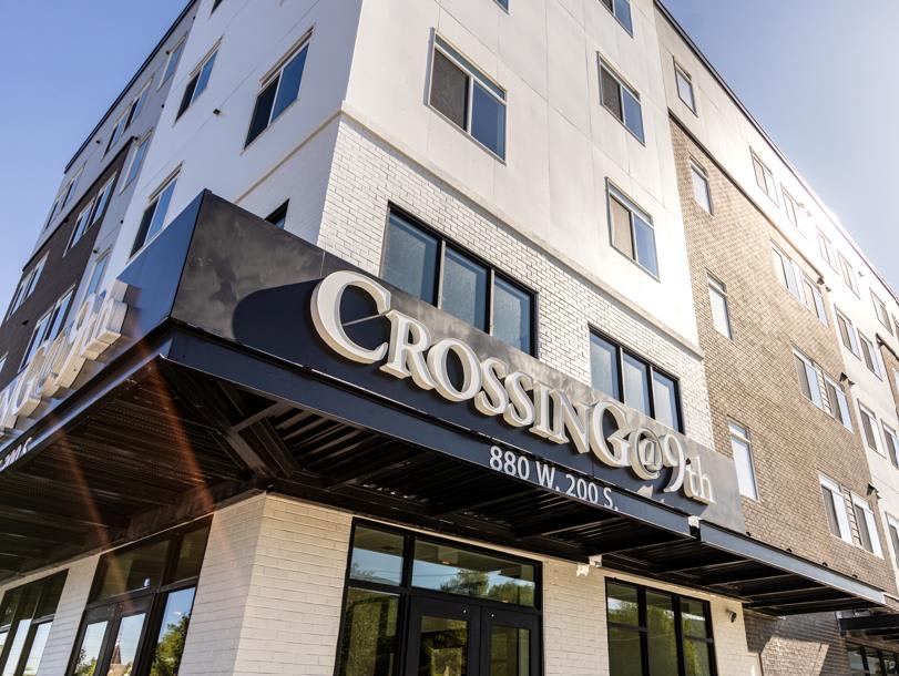 Crossing at 9th – photo 2