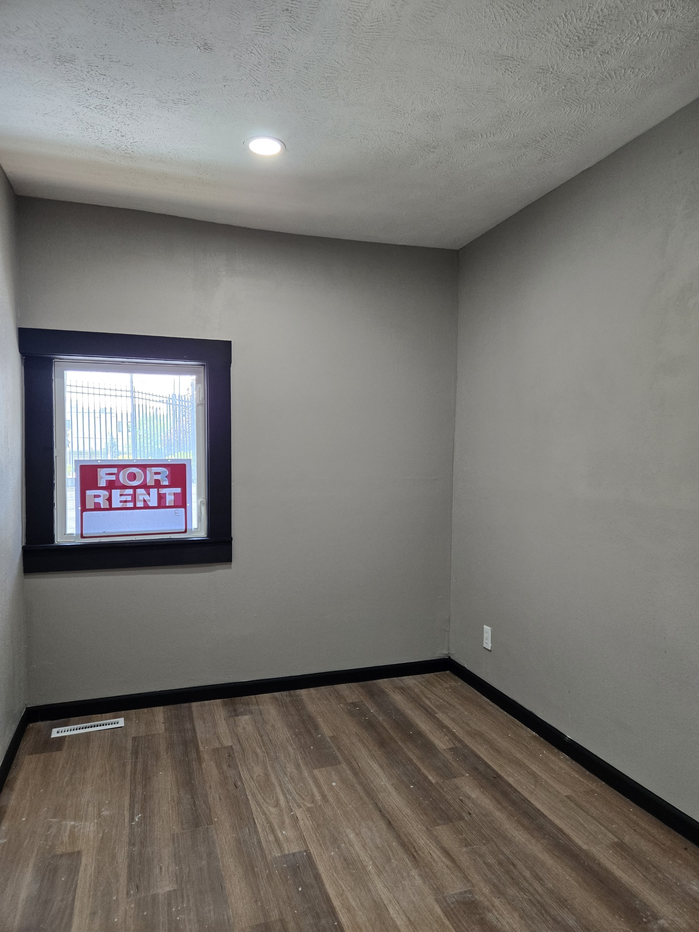 2605 West 18th Street – photo 2