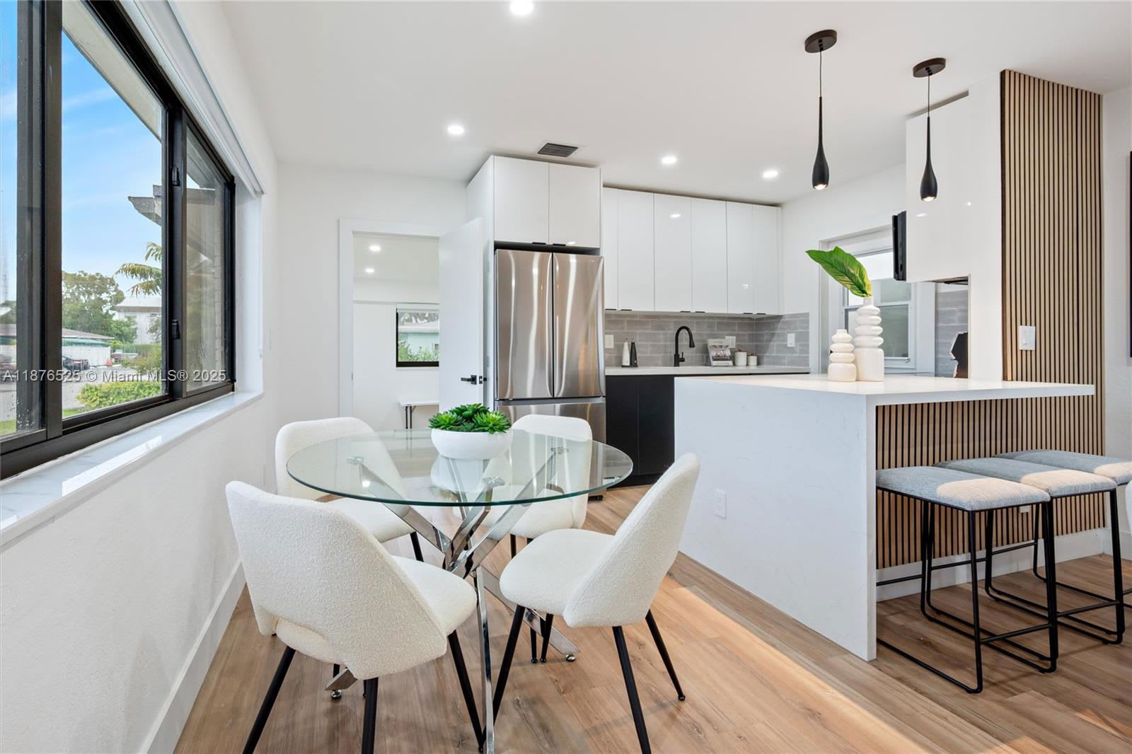1201 North 16th Avenue – photo 4