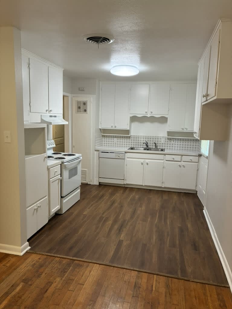 306 Hudson Street – photo 5