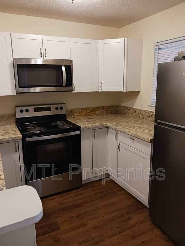 1674 Eagles Place 1 – photo 5