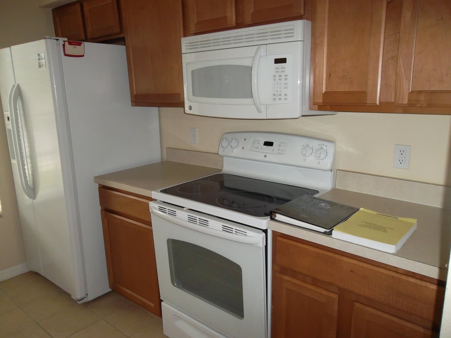 BEAUTIFUL TOWNHOME IN GATED COMMUNITY – photo 5
