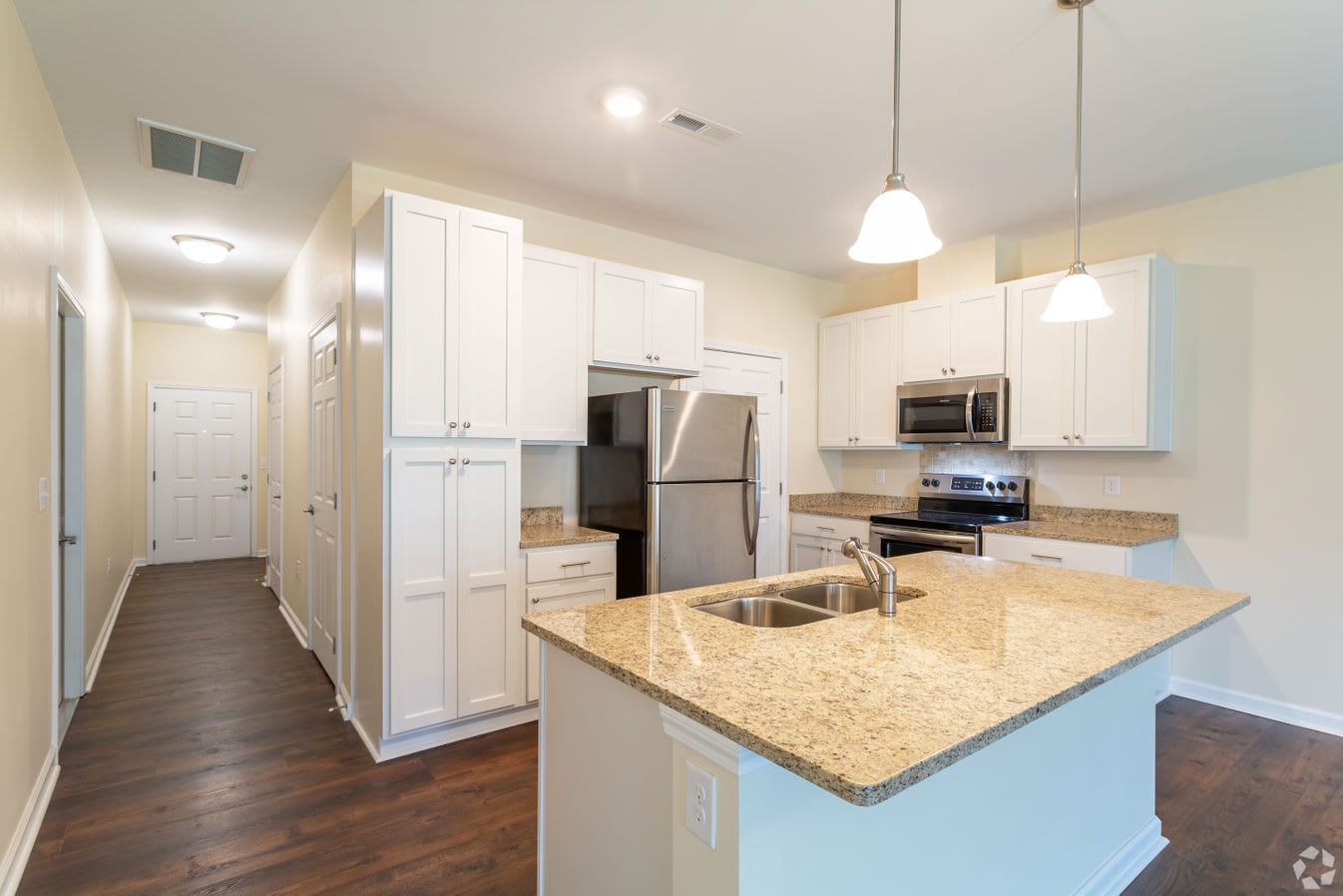 River Oaks Village – photo 2