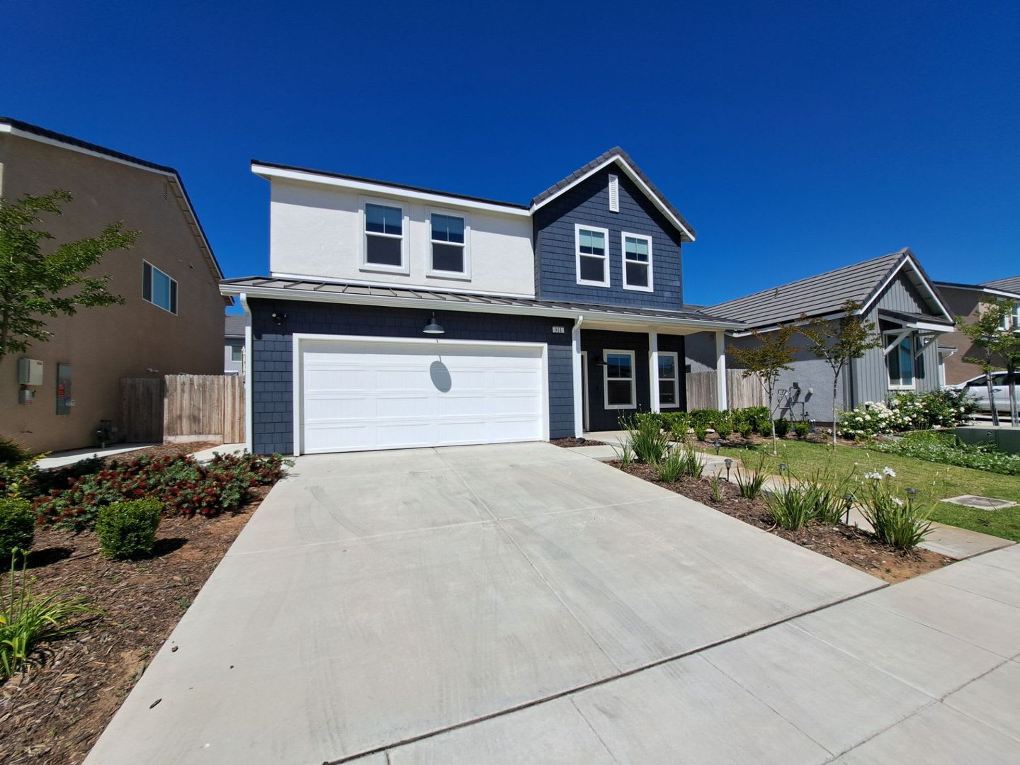 Spacious 2-story home: 4 bedrooms and 2.5 bathrooms in Madera, CA! – photo 3