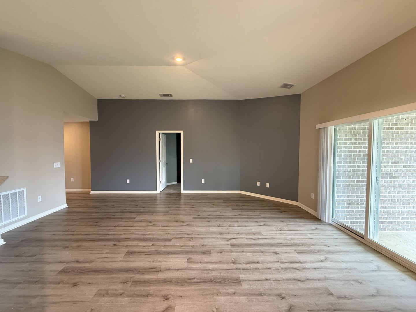 Beautiful 3 bedroom 2 bath brick craftsman home available for rent! POWER INCLUDED! – photo 3