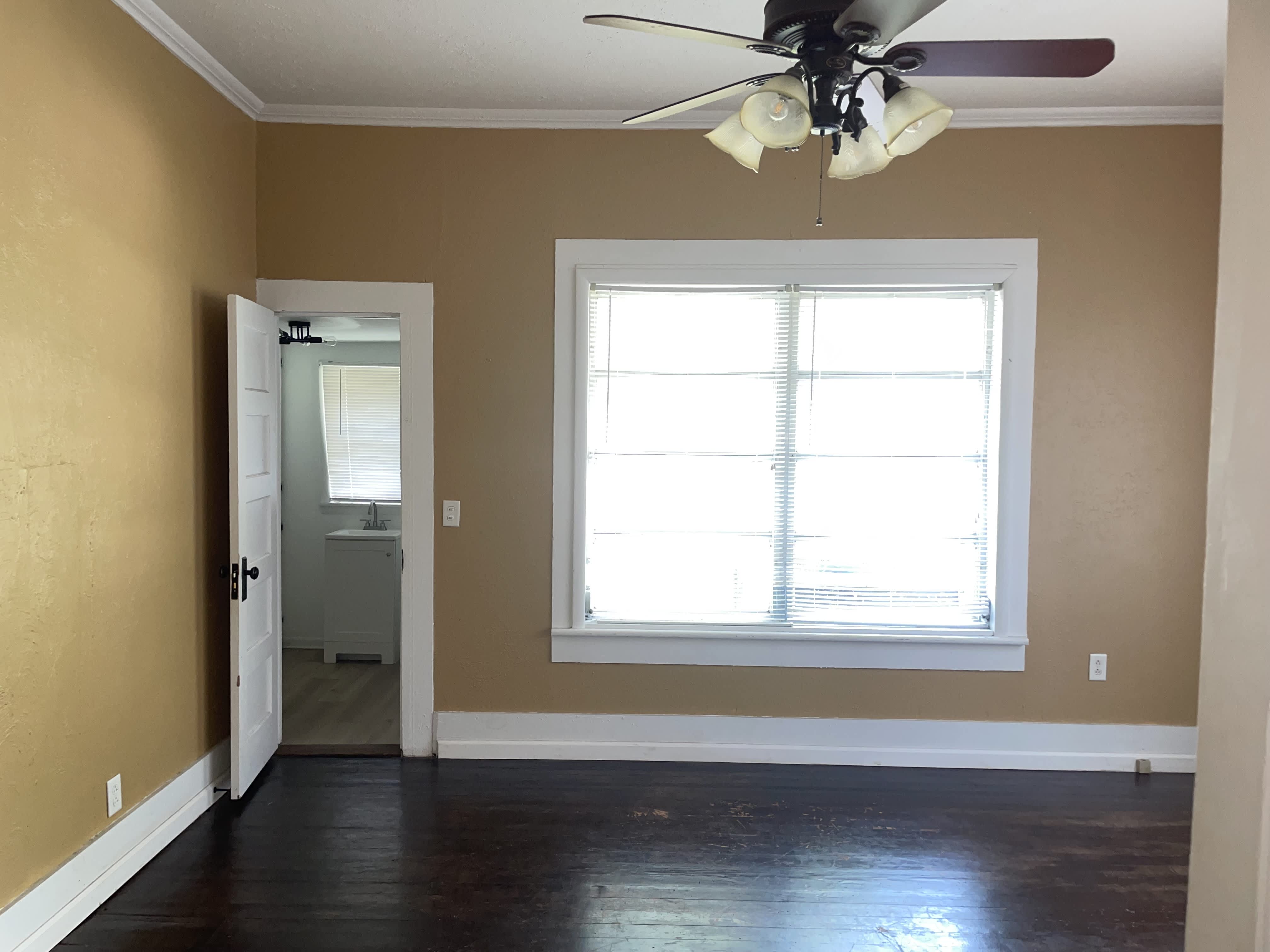 213 N Church St – photo 5