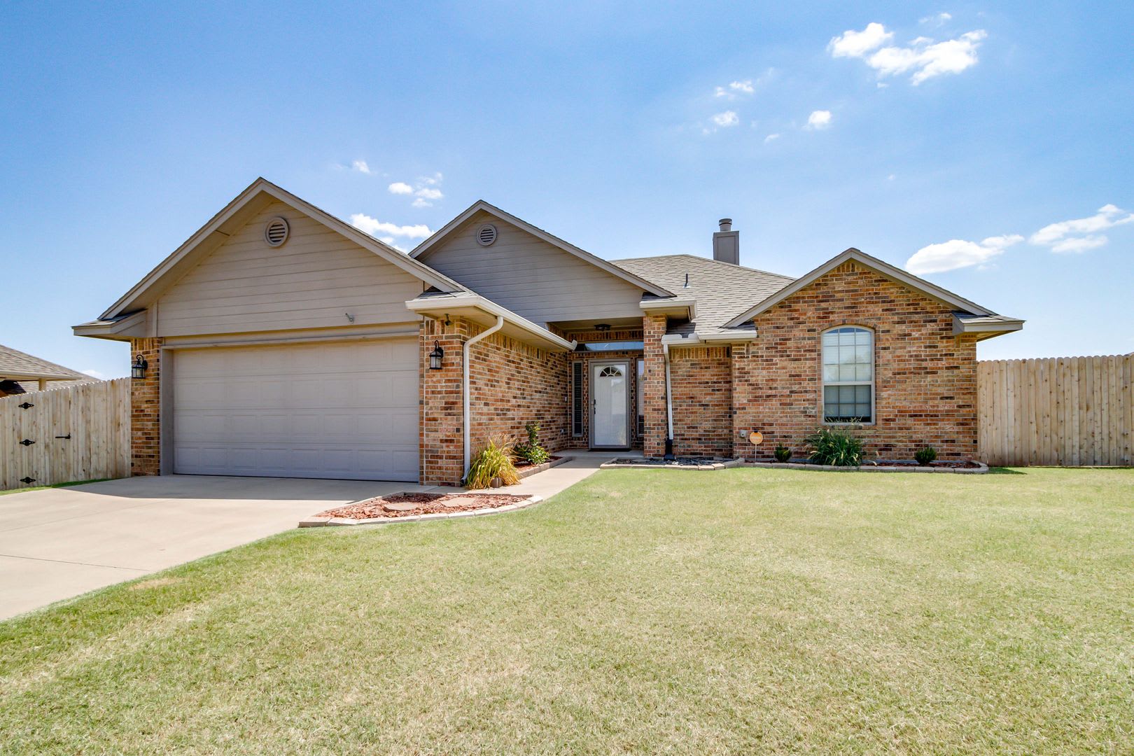 3 Bedroom 2 Bath 2 Car Garage In Piedmont Schools!!! – photo 2