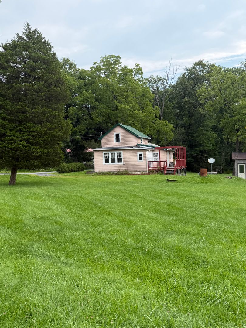 Charming 2-bedroom, 1-bath home in Stroudsburg – photo 2