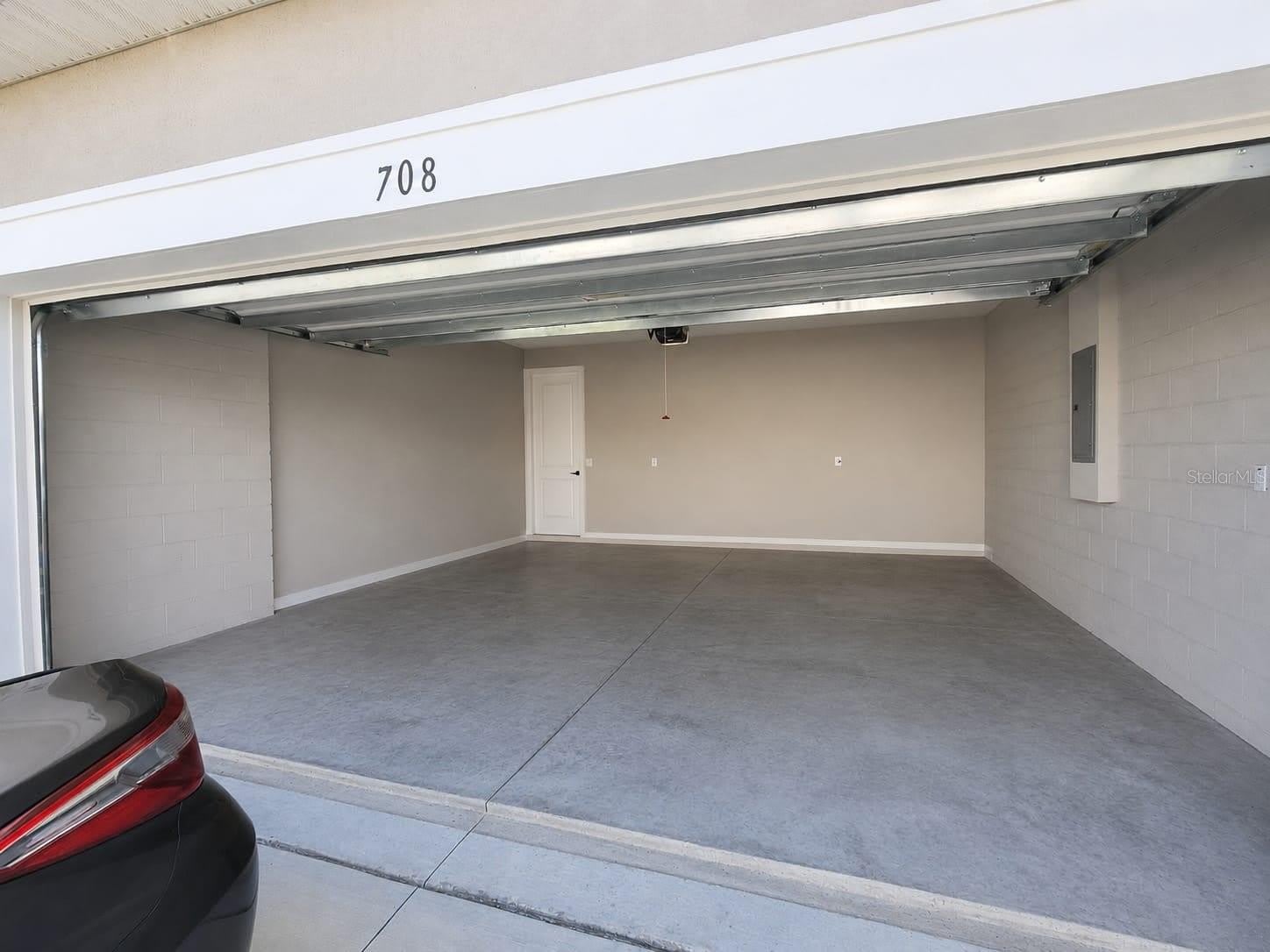 708 GRIFFON Avenue – photo 5