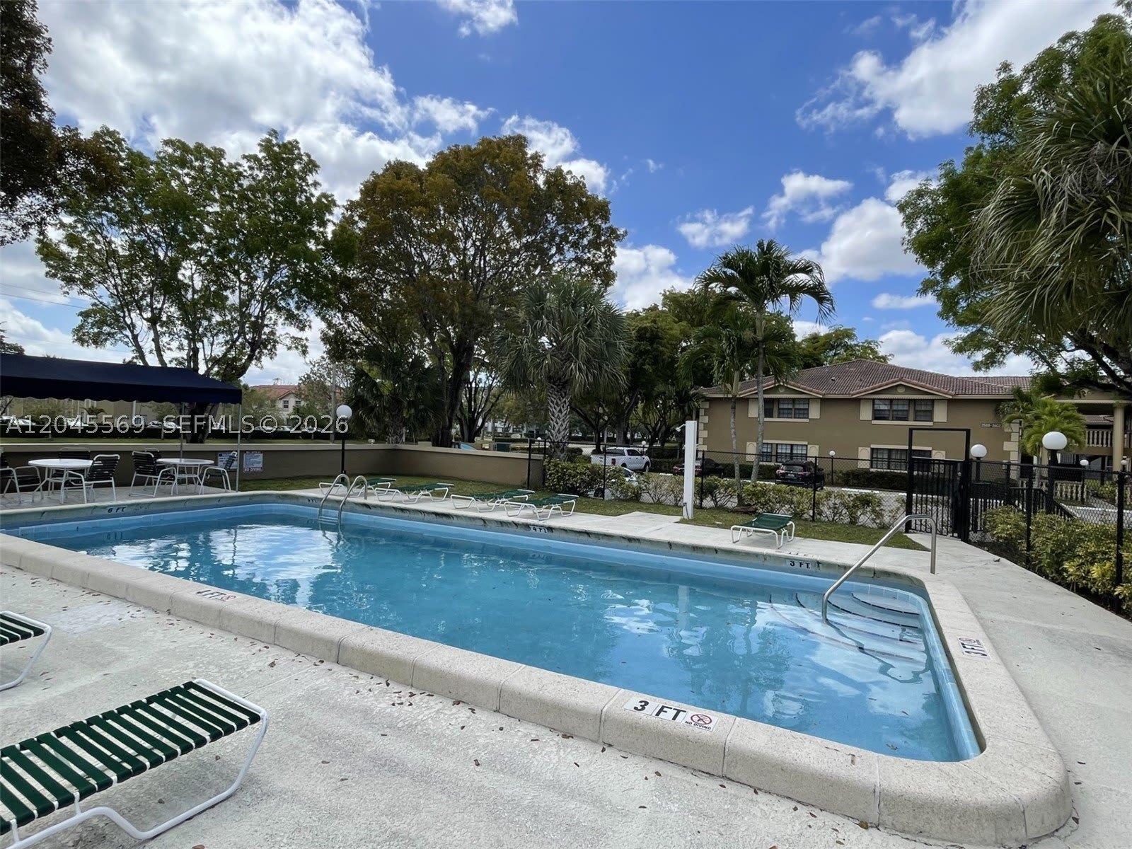 2642 Riverside Dr – photo 4