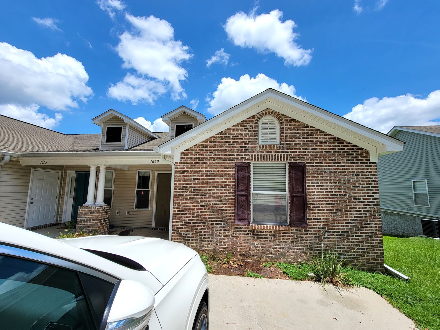 3 bedroom townhome at 1659 Quazar Rd available for rent right away for $1695 per month – photo 1