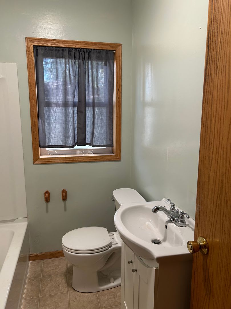 Updated 3-Bedroom Home – photo 4