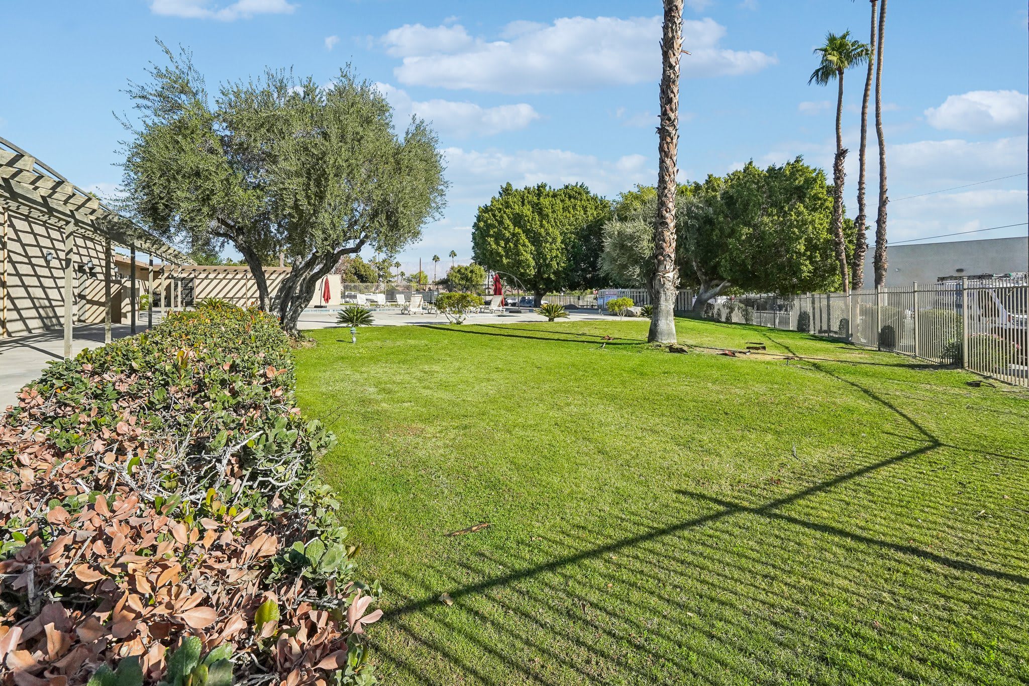 Desert Fountains at Palm Desert Apartments – photo 2