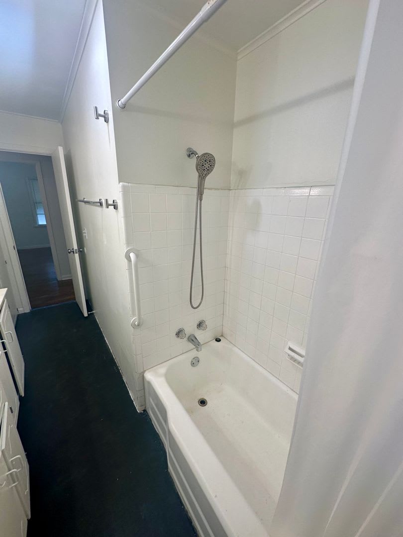 Updated Charming 3 Bed 1 Bath – photo 5