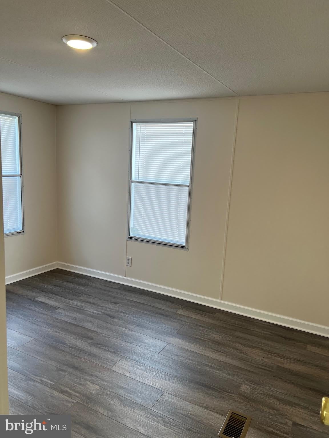 111 DUGAN Court – photo 4