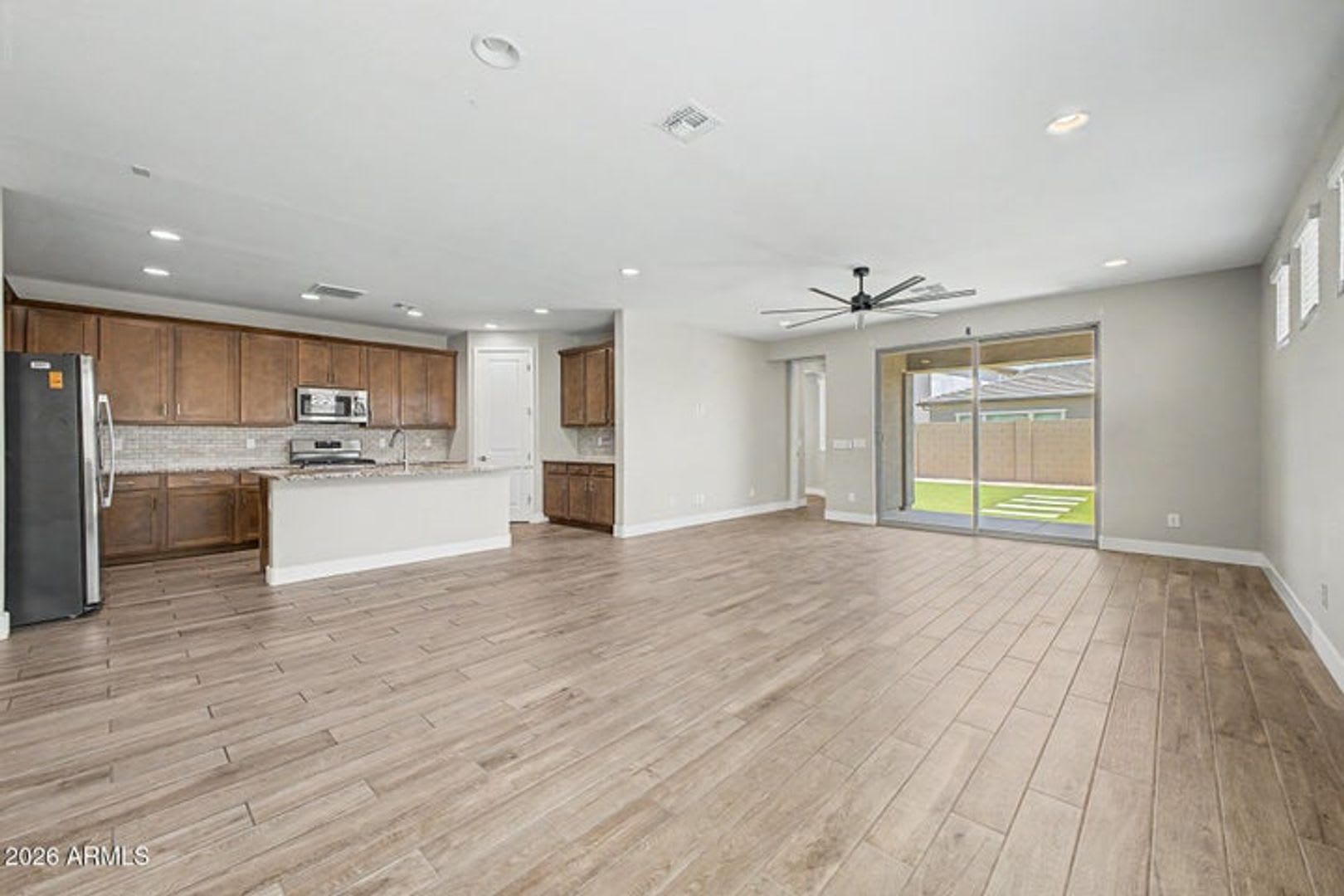 Gorgeous 5 bed/3 bath home in the sought-after Eastmark subdivision in Mesa – photo 3