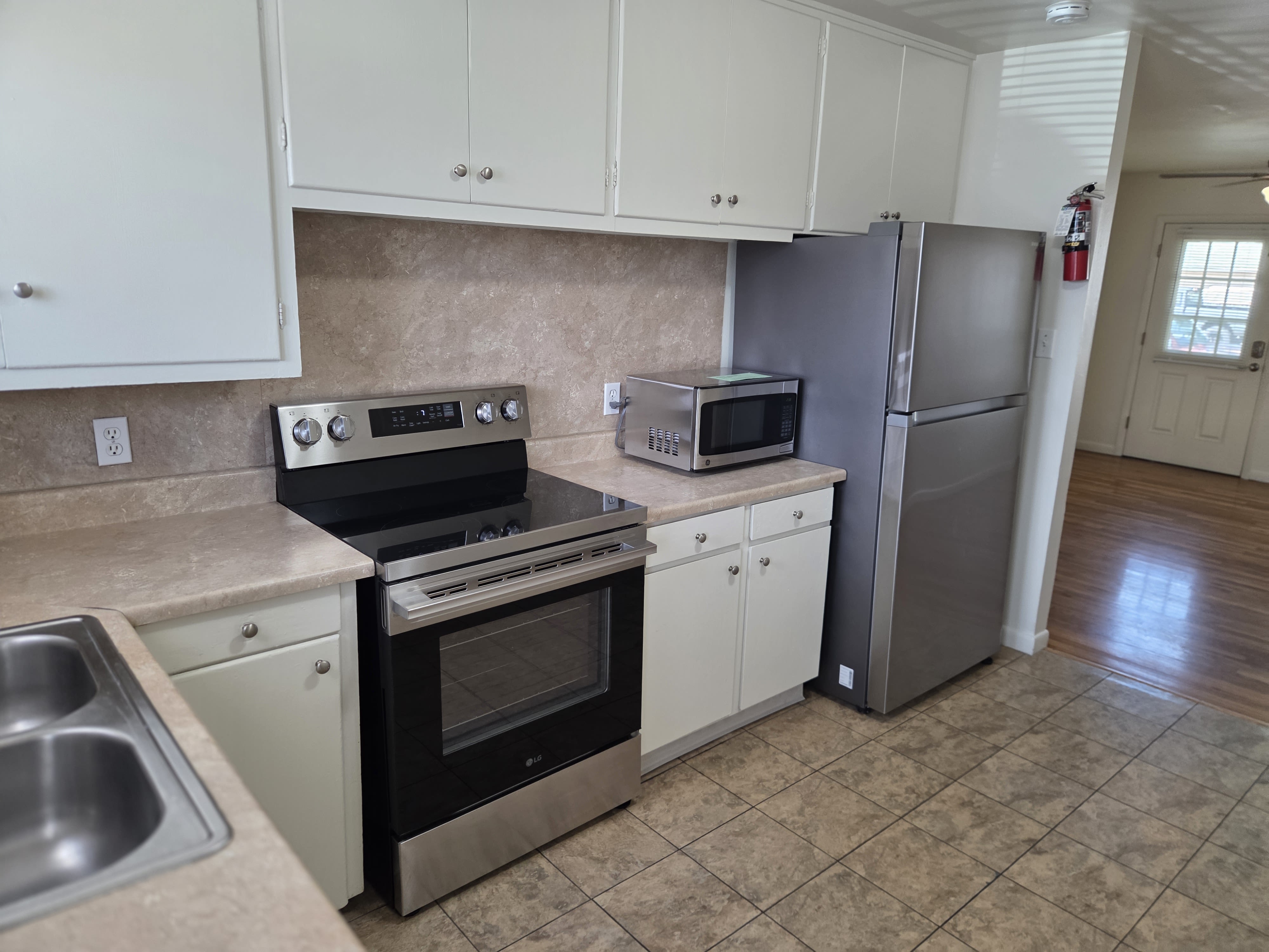 1809 Bunting Ave – photo 3