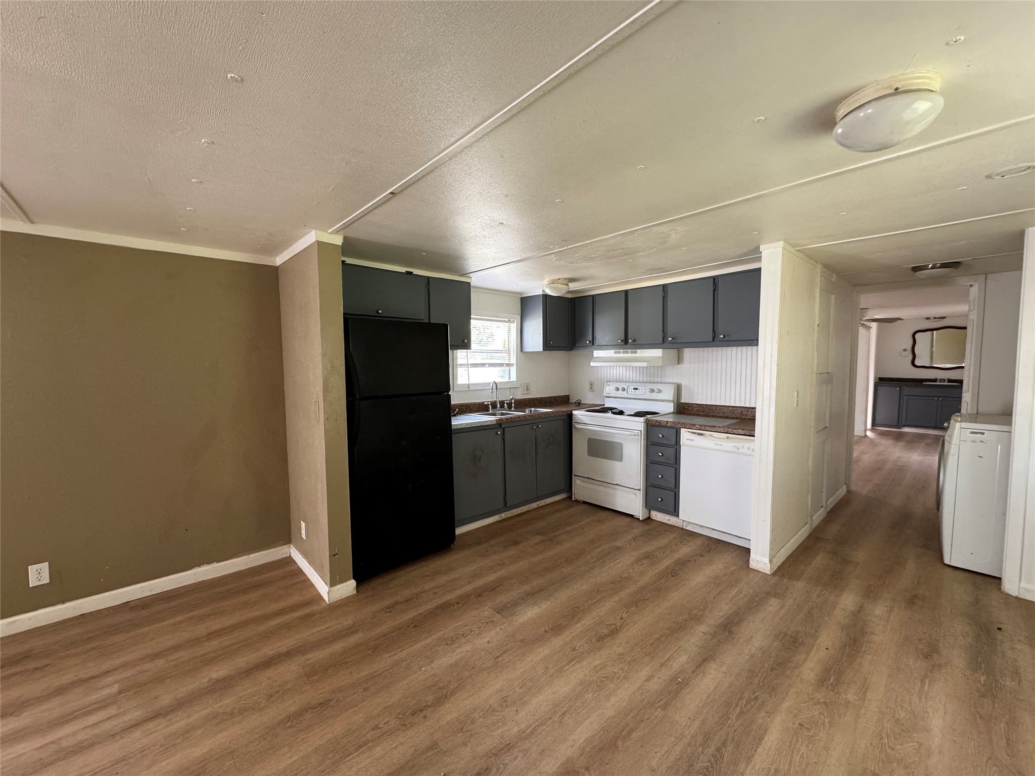 204 W Tarrant Street – photo 3