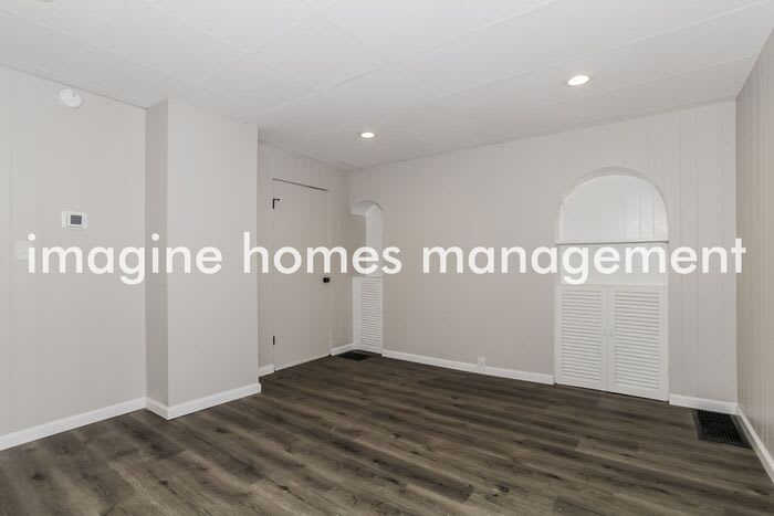 1111 Columbia Street – photo 5