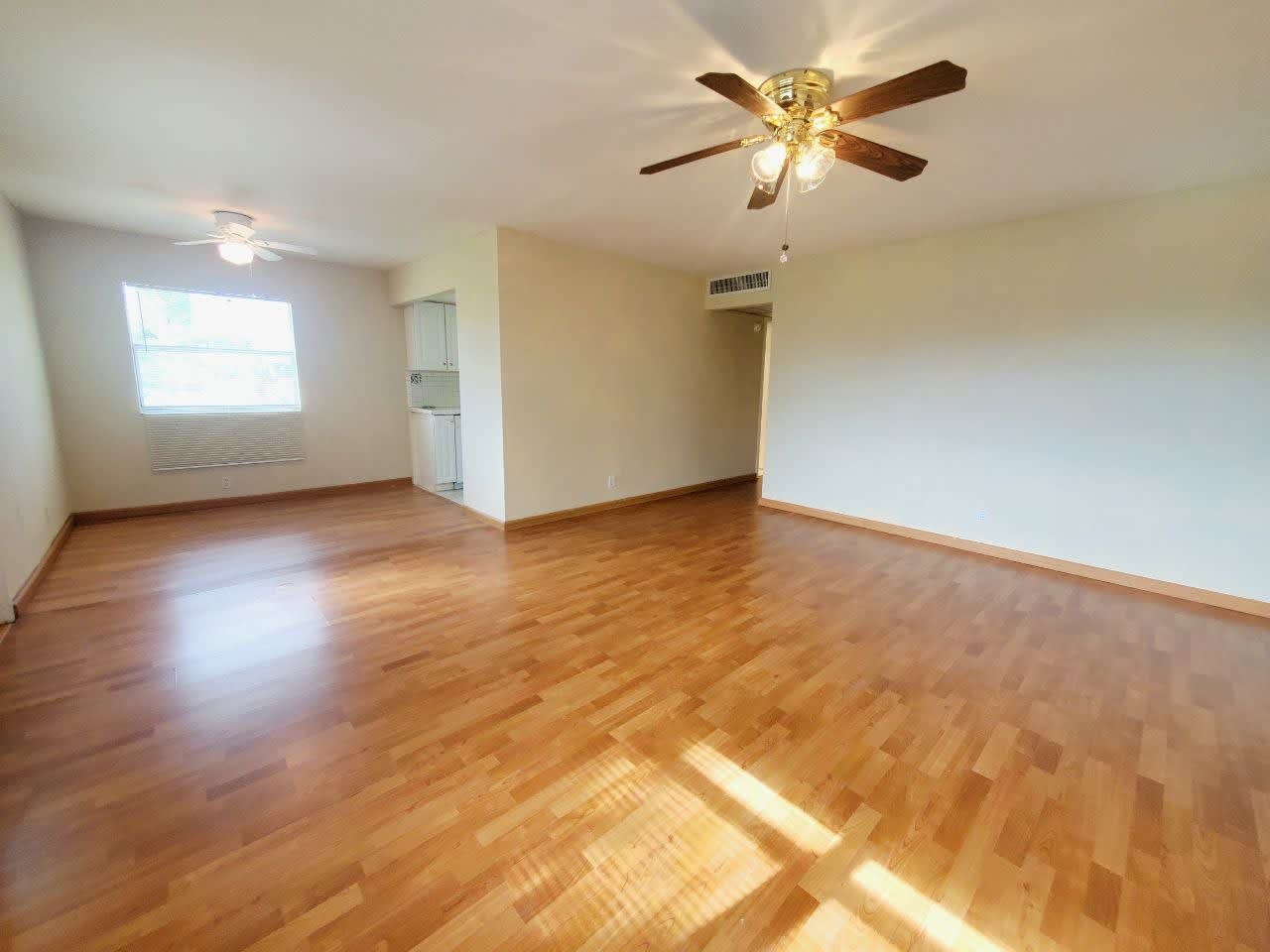 201 Bedford Trl Apt 121 – photo 4