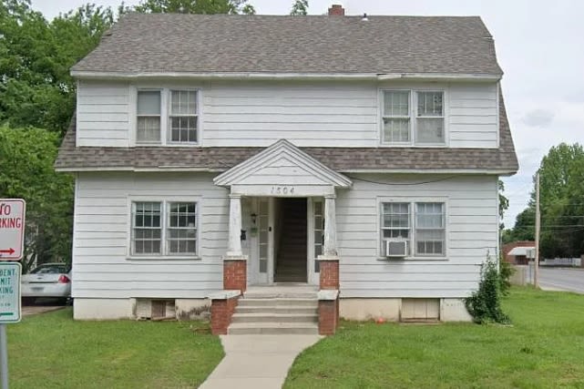 1504 North Summit Avenue – photo 1