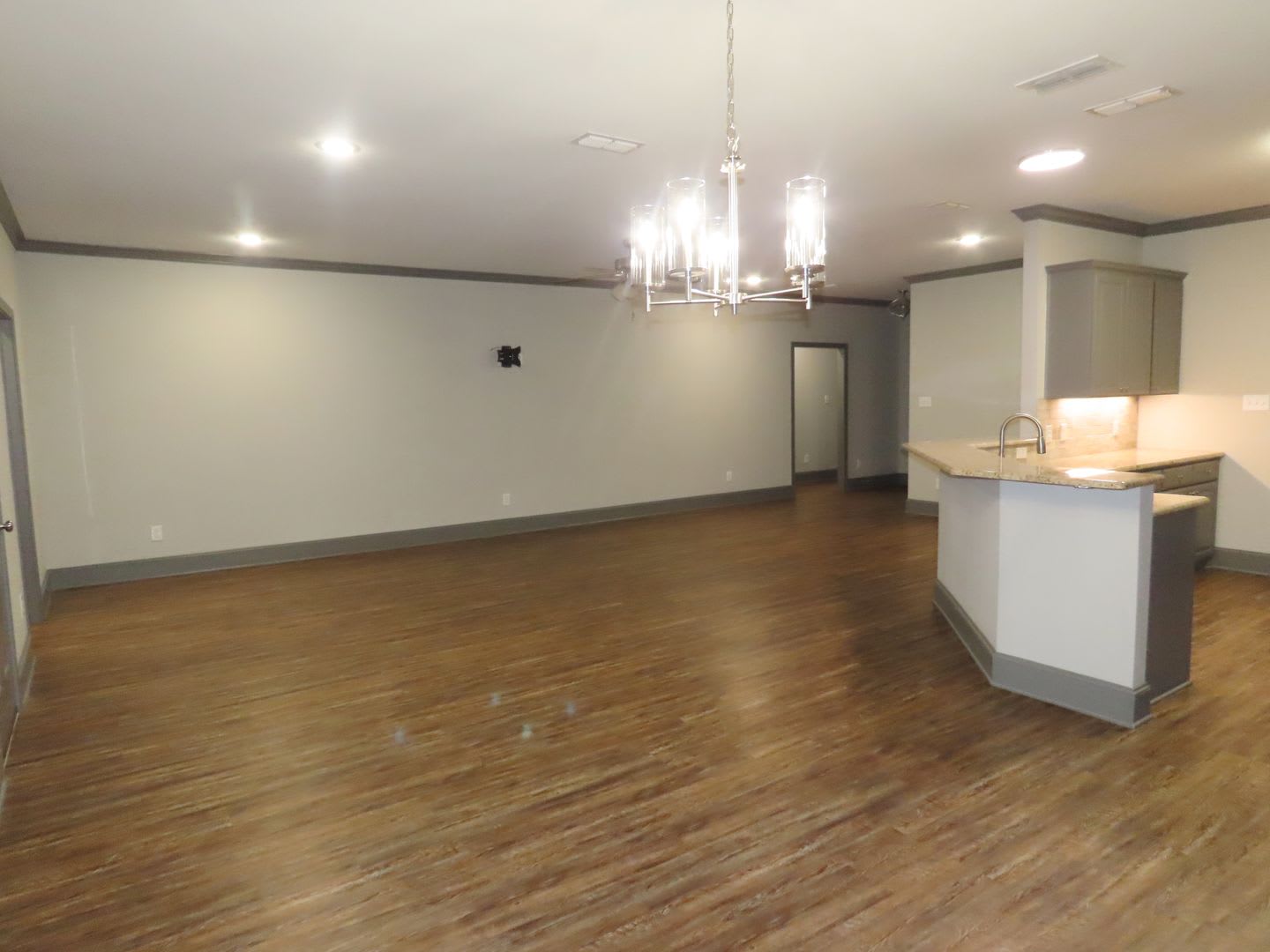 South Tyler-Whitehouse ISD! Beautiful 3 Bedroom, 2 Bath Home – photo 4