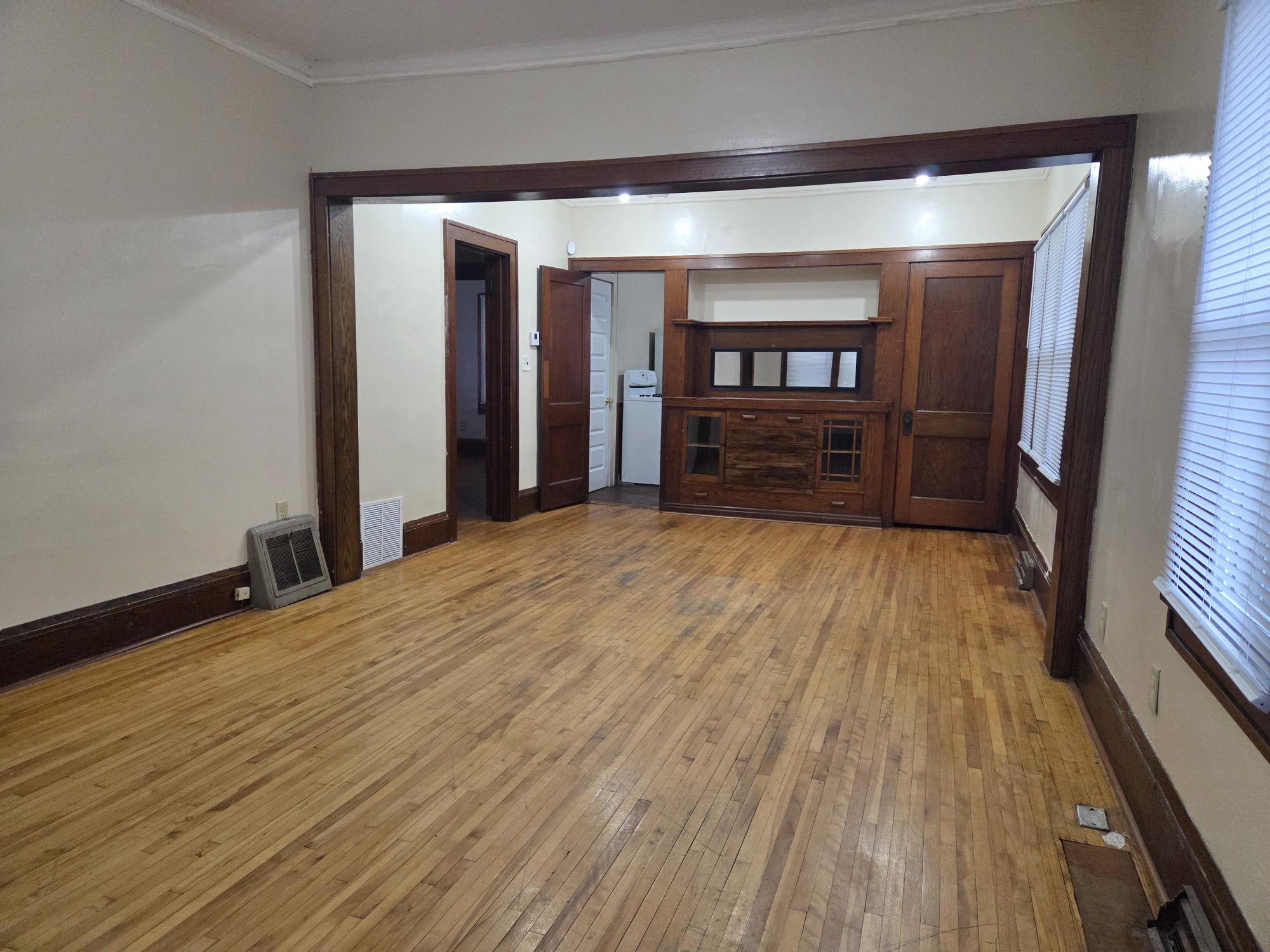 3554 Girard Avenue North – photo 2