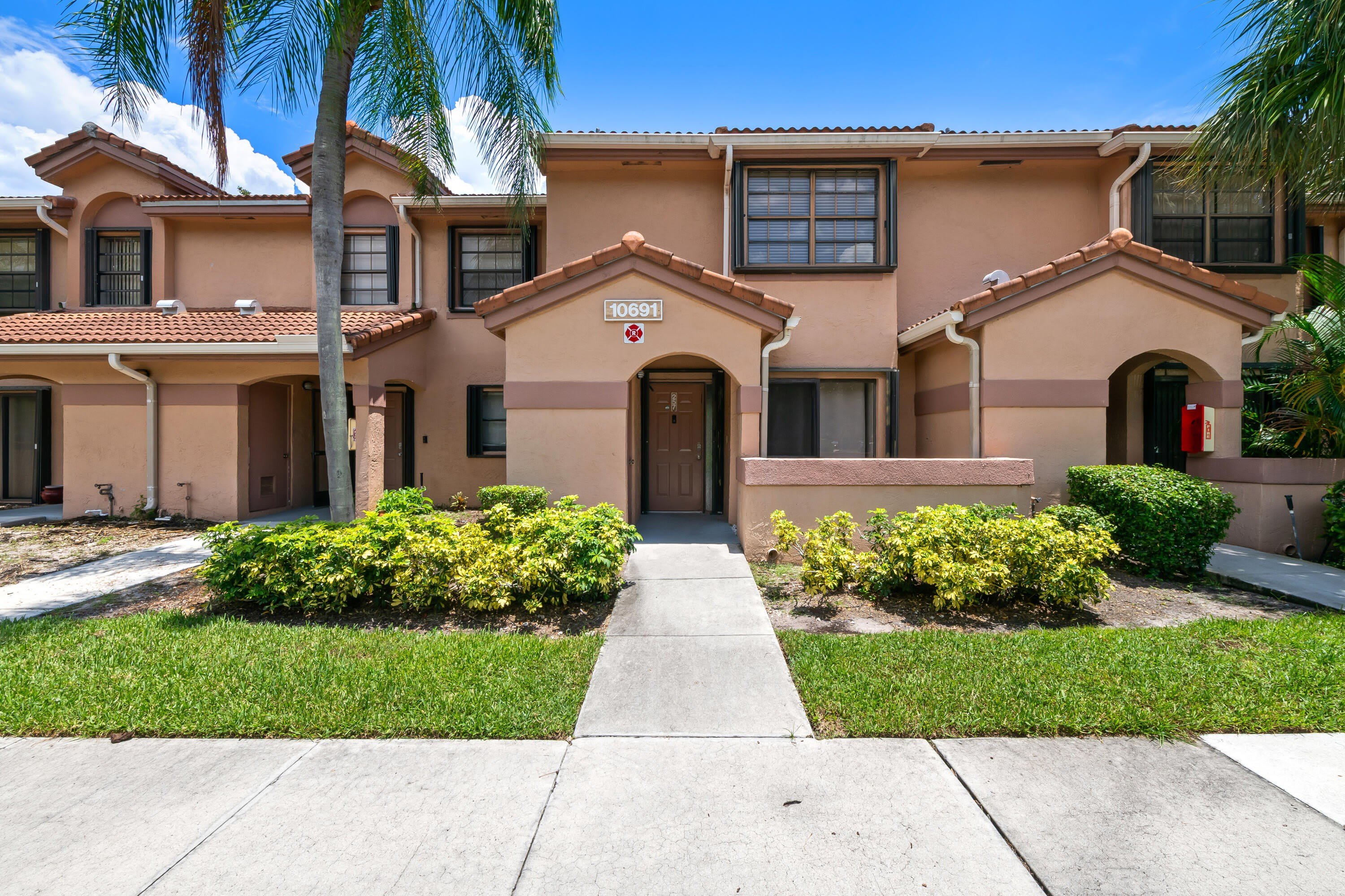 10691 NW 14th Street – photo 2