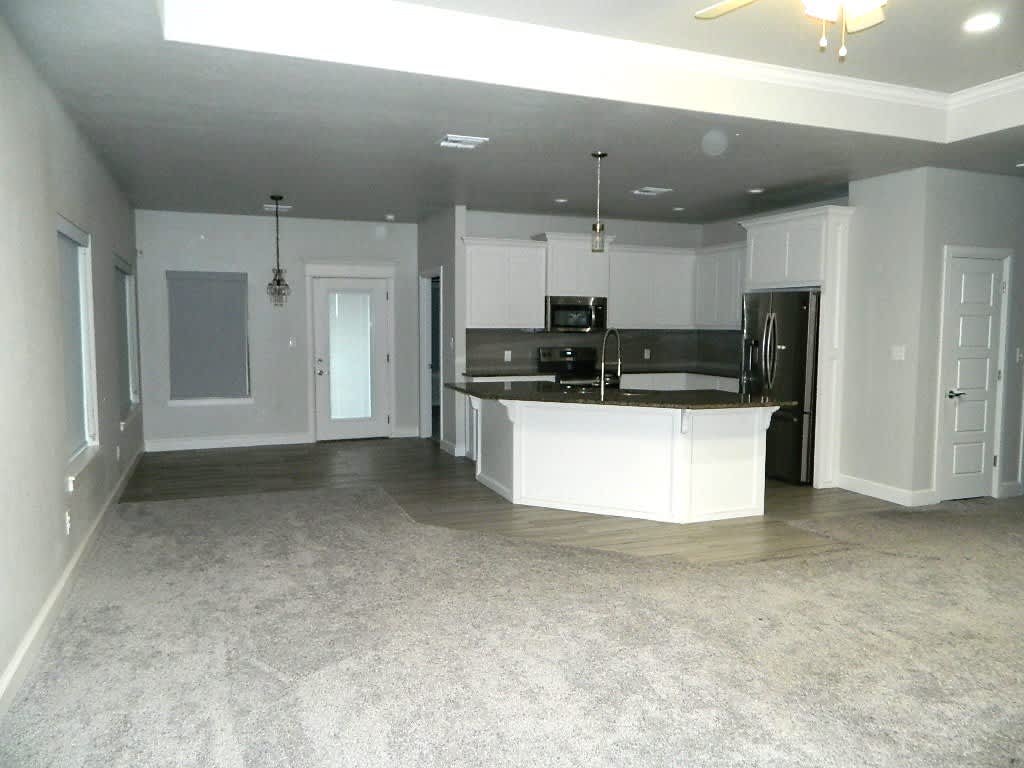 203 Northwest Granite Avenue – photo 2