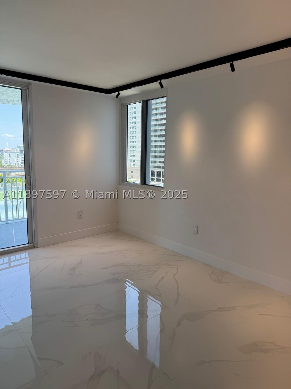 800 N Miami Ave – photo 4