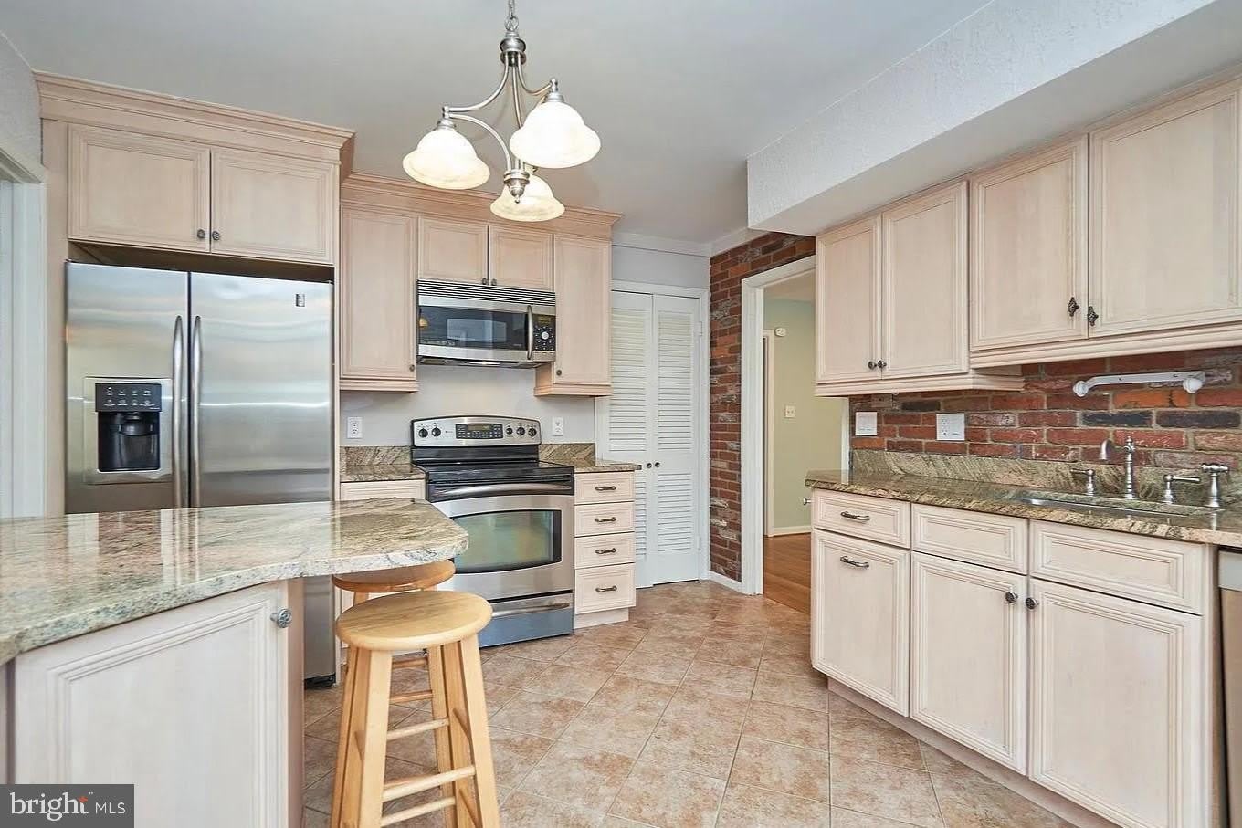 11312 MYRTLE Lane – photo 5