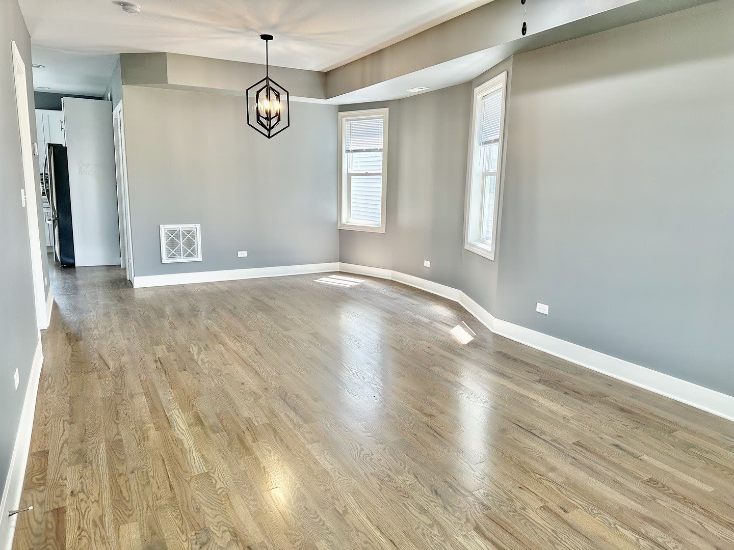 2233 N Lawler Avenue – photo 2